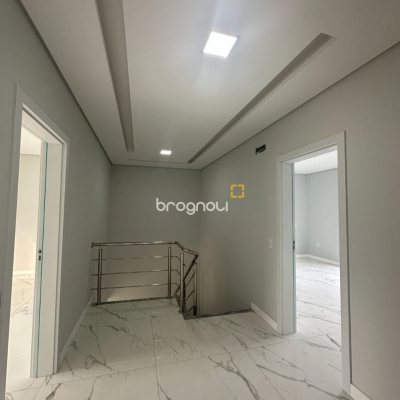 Casa com 244m², 3 quartos (sendo 3 suítes), 2 garagens, no bairro Ingleses em Florianópolis