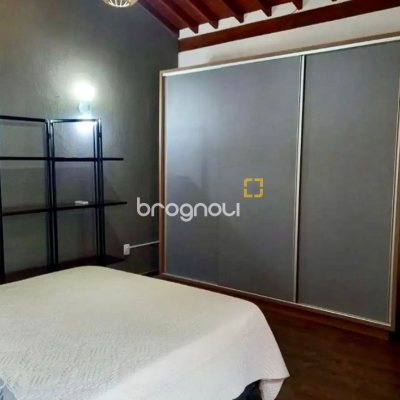 Casa com 430m², 10 quartos (sendo 6 suítes), 5 garagens, no bairro Rio Tavares em Florianópolis
