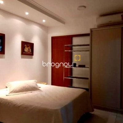 Casa com 430m², 10 quartos (sendo 6 suítes), 5 garagens, no bairro Rio Tavares em Florianópolis
