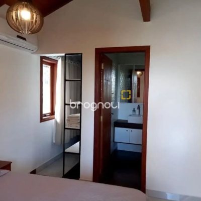 Casa com 430m², 10 quartos (sendo 6 suítes), 5 garagens, no bairro Rio Tavares em Florianópolis