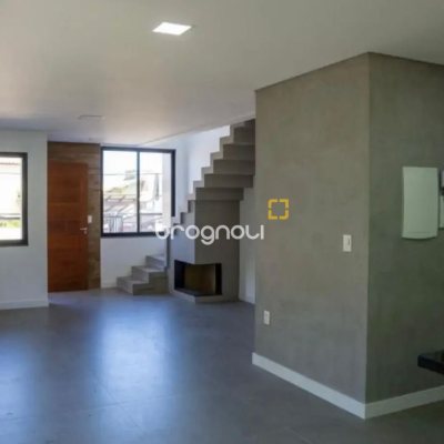 Casa com 430m², 10 quartos (sendo 6 suítes), 5 garagens, no bairro Rio Tavares em Florianópolis