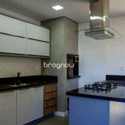 Casa com 430m², 10 quartos (sendo 6 suítes), 5 garagens, no bairro Rio Tavares em Florianópolis