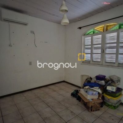 Casa com 138m², 2 quartos, no bairro Centro em Palhoça