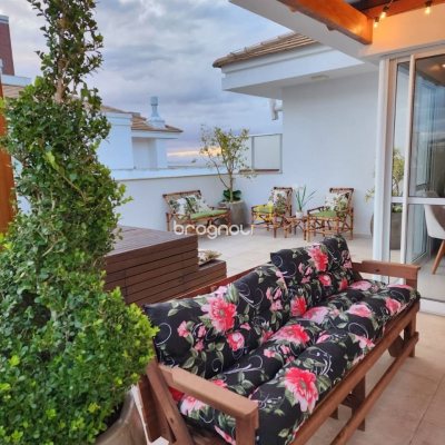 Apartamento com 145m², 3 quartos (sendo 1 suíte), 2 garagens, no bairro Cachoeira do Bom Jesus em Florianópolis
