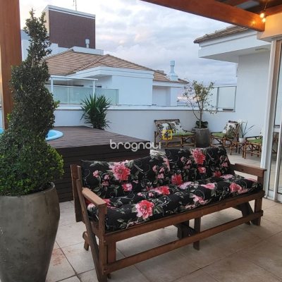 Apartamento com 145m², 3 quartos (sendo 1 suíte), 2 garagens, no bairro Cachoeira do Bom Jesus em Florianópolis