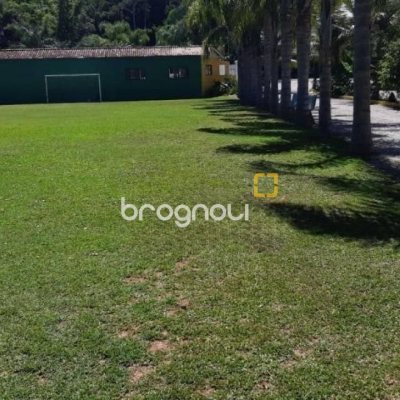 Hotel com 2100m², 42 quartos (sendo 42 suítes), 150 garagens, no bairro Ingleses do Rio Vermelho em Florianópolis