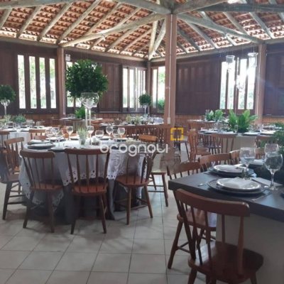 Hotel com 2100m², 42 quartos (sendo 42 suítes), 150 garagens, no bairro Ingleses do Rio Vermelho em Florianópolis