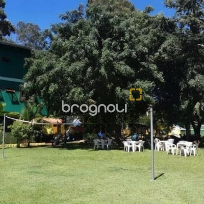 Hotel com 2100m², 42 quartos (sendo 42 suítes), 150 garagens, no bairro Ingleses do Rio Vermelho em Florianópolis