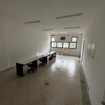 Sala com 50m², 1 garagem, no bairro João Paulo em Florianópolis