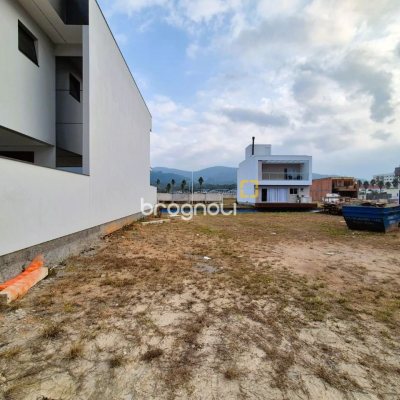 Terreno com 150m², no bairro Beira Rio em Biguaçu