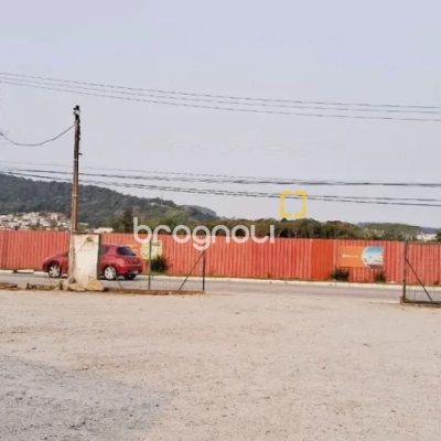 Terreno com 5275m², no bairro Forquilhas em São José