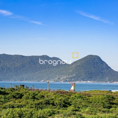 Terreno com 747m², no bairro Campeche em Florianópolis