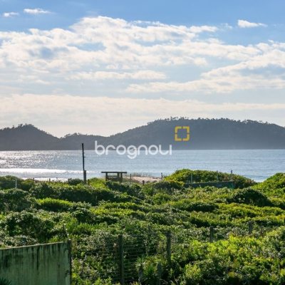 Terreno com 747m², no bairro Campeche em Florianópolis