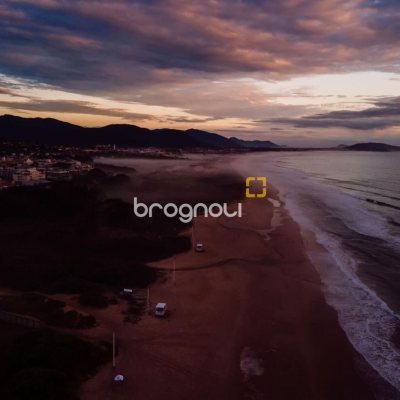 Terreno com 747m², no bairro Campeche em Florianópolis