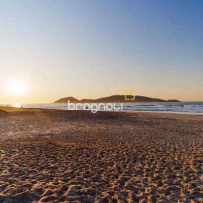 Terreno com 747m², no bairro Campeche em Florianópolis