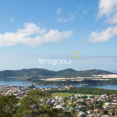 Terreno com 754m², no bairro Campeche em Florianópolis