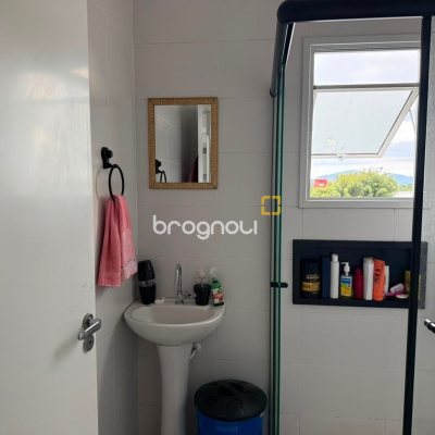 Apartamento com 56m², 2 quartos, 1 garagem, no bairro Aririú em Palhoça