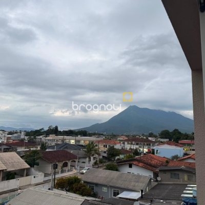 Apartamento com 56m², 2 quartos, 1 garagem, no bairro Aririú em Palhoça