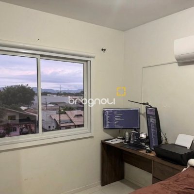 Apartamento com 56m², 2 quartos, 1 garagem, no bairro Aririú em Palhoça