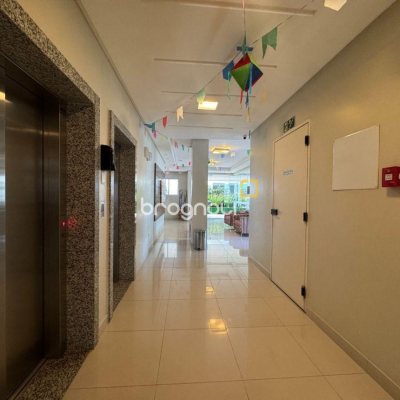 Apartamento com 81m², 2 quartos (sendo 1 suíte), 2 garagens, no bairro Itacorubi em Florianópolis