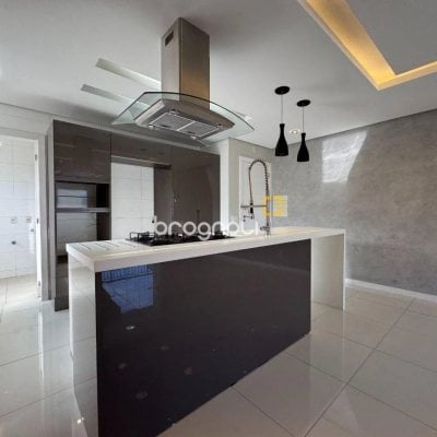 Apartamento com 81m², 2 quartos (sendo 1 suíte), 2 garagens, no bairro Itacorubi em Florianópolis