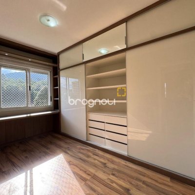 Apartamento com 81m², 2 quartos (sendo 1 suíte), 2 garagens, no bairro Itacorubi em Florianópolis