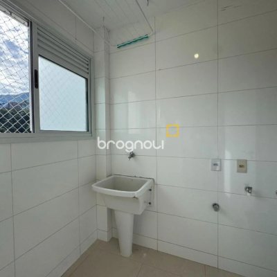 Apartamento com 81m², 2 quartos (sendo 1 suíte), 2 garagens, no bairro Itacorubi em Florianópolis