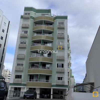 Apartamento com 71m², 2 quartos (sendo 1 suíte), 2 garagens, no bairro Itacorubi em Florianópolis