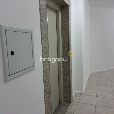 Apartamento com 71m², 2 quartos (sendo 1 suíte), 2 garagens, no bairro Itacorubi em Florianópolis