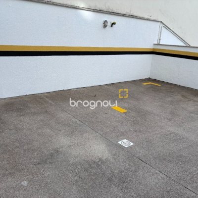 Apartamento com 71m², 2 quartos (sendo 1 suíte), 2 garagens, no bairro Itacorubi em Florianópolis