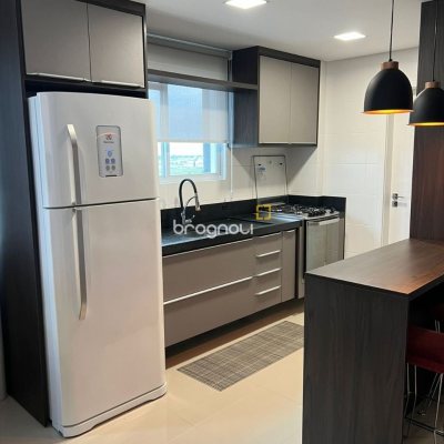 Apartamento com 137m², 3 quartos (sendo 1 suíte), 2 garagens, no bairro Centro em Palhoça