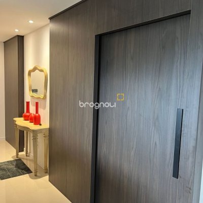 Apartamento com 137m², 3 quartos (sendo 1 suíte), 2 garagens, no bairro Centro em Palhoça