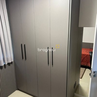 Apartamento com 137m², 3 quartos (sendo 1 suíte), 2 garagens, no bairro Centro em Palhoça