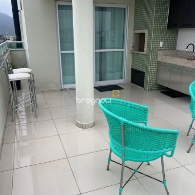 Apartamento com 137m², 3 quartos (sendo 1 suíte), 2 garagens, no bairro Centro em Palhoça