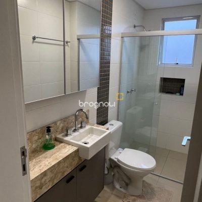 Apartamento com 137m², 3 quartos (sendo 1 suíte), 2 garagens, no bairro Centro em Palhoça