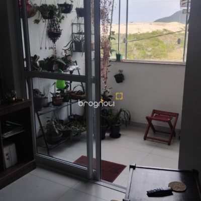 Apartamento com 77m², 2 quartos (sendo 1 suíte), no bairro Ingleses do Rio Vermelho em Florianópolis