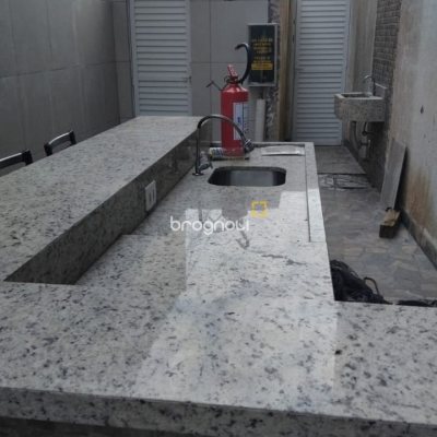 Apartamento com 77m², 2 quartos (sendo 1 suíte), no bairro Ingleses do Rio Vermelho em Florianópolis