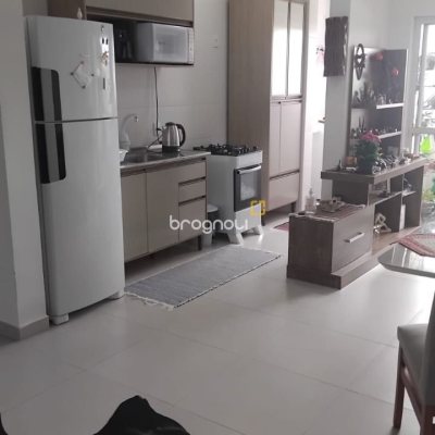 Apartamento com 77m², 2 quartos (sendo 1 suíte), no bairro Ingleses do Rio Vermelho em Florianópolis