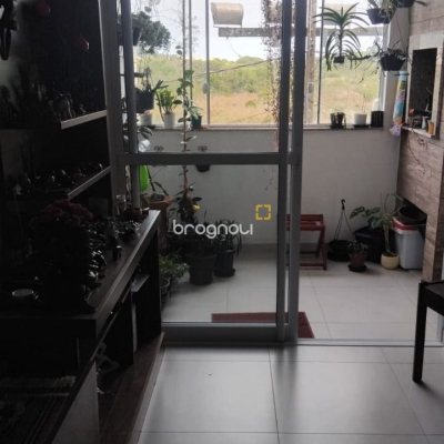 Apartamento com 77m², 2 quartos (sendo 1 suíte), no bairro Ingleses do Rio Vermelho em Florianópolis