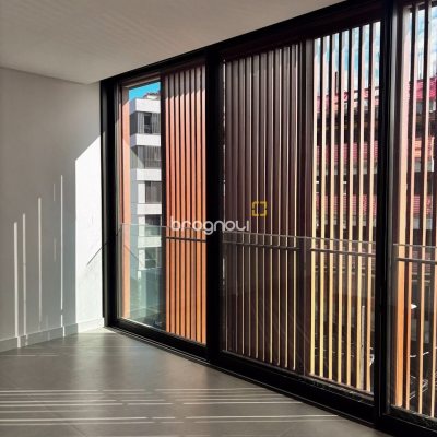 Apartamento com 119m², 3 quartos (sendo 3 suítes), 2 garagens, no bairro Jurerê em Florianópolis