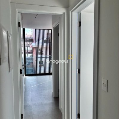 Apartamento com 119m², 3 quartos (sendo 3 suítes), 2 garagens, no bairro Jurerê em Florianópolis
