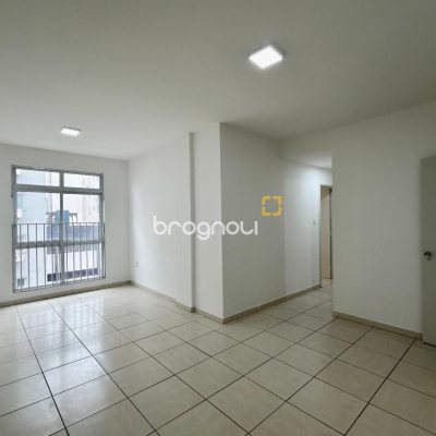 Apartamento com 78m², 2 quartos, 1 garagem, no bairro Centro em Florianópolis