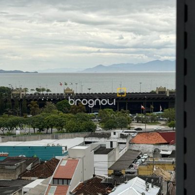 Apartamento com 78m², 2 quartos, 1 garagem, no bairro Centro em Florianópolis