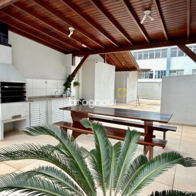 Apartamento com 78m², 2 quartos, 1 garagem, no bairro Centro em Florianópolis