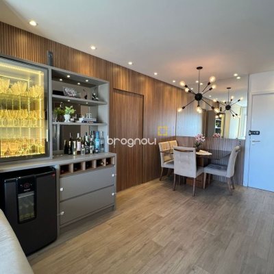 Apartamento com 101m², 2 quartos (sendo 2 suítes), 2 garagens, no bairro Centro em Florianópolis