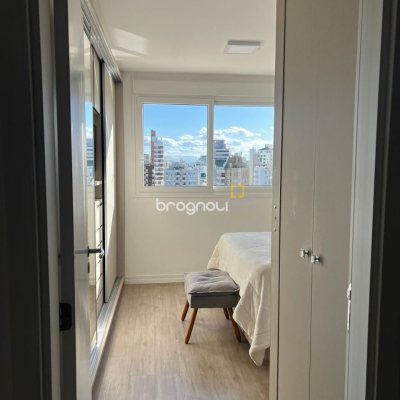 Apartamento com 101m², 2 quartos (sendo 2 suítes), 2 garagens, no bairro Centro em Florianópolis
