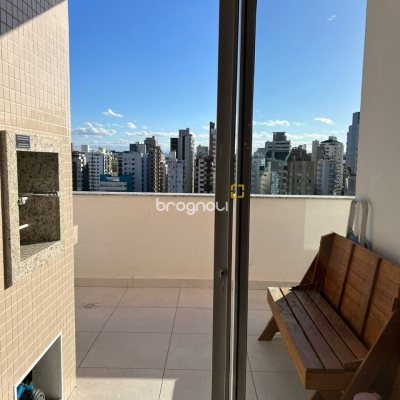 Apartamento com 101m², 2 quartos (sendo 2 suítes), 2 garagens, no bairro Centro em Florianópolis