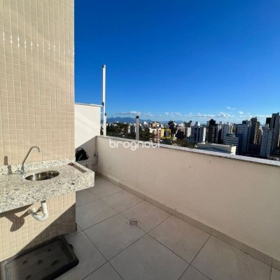 Apartamento com 101m², 2 quartos (sendo 2 suítes), 2 garagens, no bairro Centro em Florianópolis