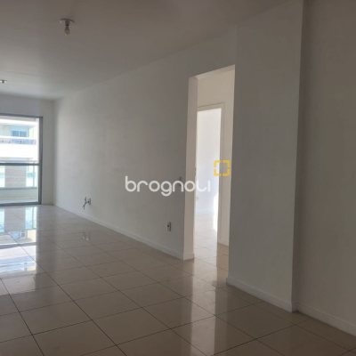Apartamento com 106m², 3 quartos (sendo 1 suíte), 1 garagem, no bairro Campinas em São José