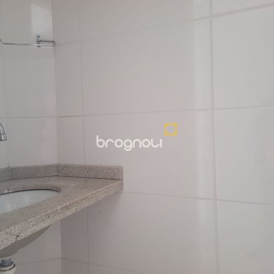 Apartamento com 106m², 3 quartos (sendo 1 suíte), 1 garagem, no bairro Campinas em São José